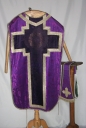 Ornement violet 1 : chasuble et étole