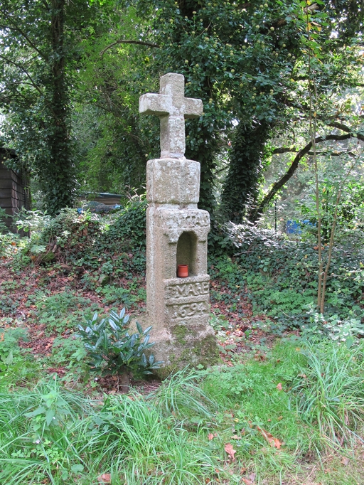Croix de chemin de Mézou Trolong (Le Vieux-Marché)