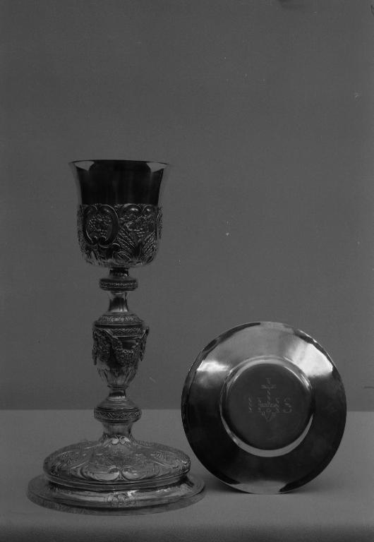 Calice & patène 1, église paroissiale Saint-Denis (Saint-Gravé)