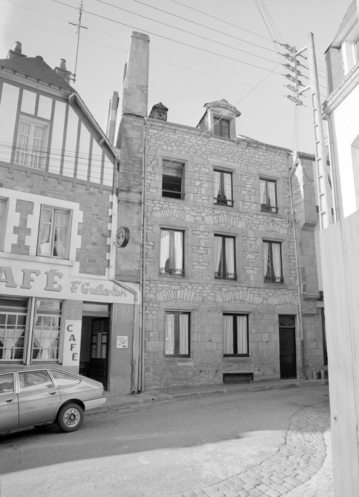 Maison, 6 rue du Château (Auray)