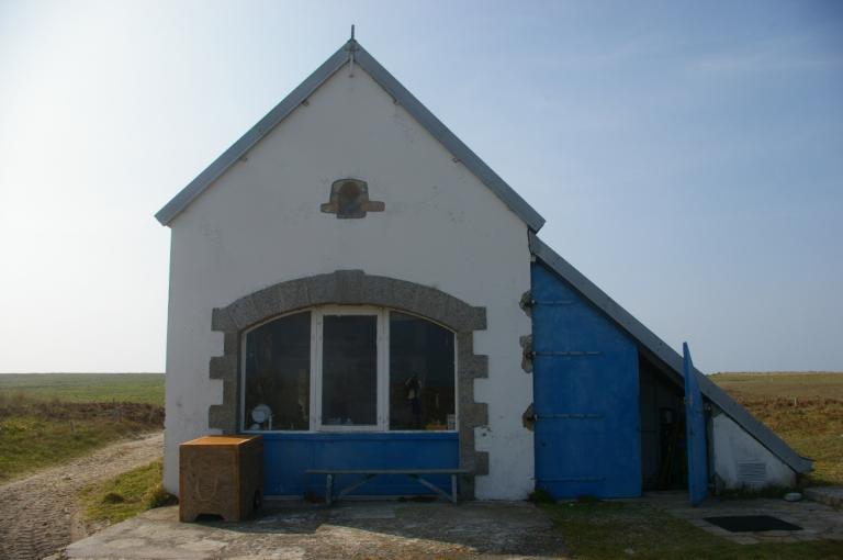 Abri du canot de sauvetage de l'île de Penfret (Archipel des Glénan)