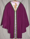 Ornement violet 1 : chasuble, bourse de corporal, étole, manipule, voile de calice