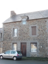 Maison, 28 rue du Relais de poste, le Vieux Bourg (Miniac-Morvan)
