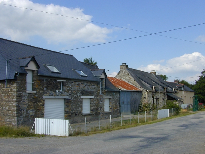 Alignement de trois logis, la Hantardais (Maxent)