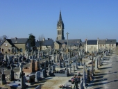 Cimetière communal, rue Notre-Dame de Lourdes ; rue du Général Leclerc (Domalain)