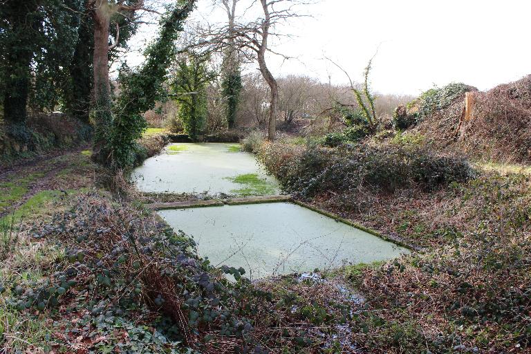 Lavoir, routoir, puits de Dossen Ruz, le Dernier Sou ; Runedern (Plouha)