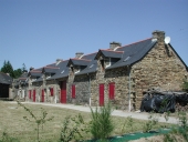 Alignement de maisons, Radineuf (Langon)