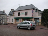 Restaurant La Fontaine, place Eugène Choux (La Chapelle-des-Fougeretz)