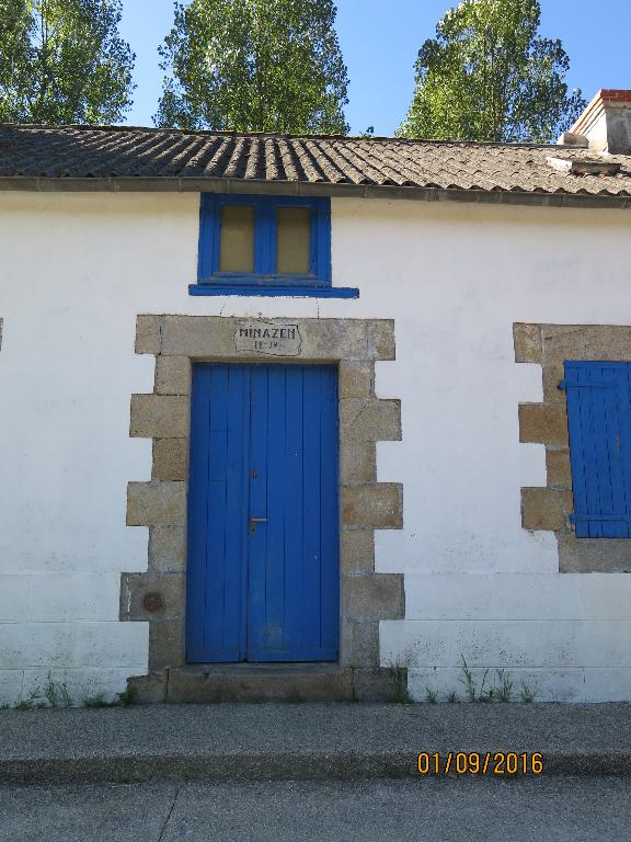Linteau élargi, porte de la maison éclusière de Minazen 