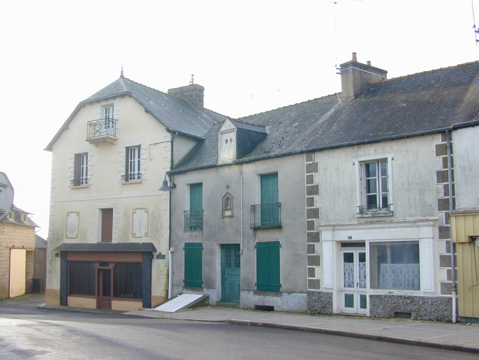 Alignement de maisons, 23, 25, 27, 29 rue Saint-Nicolas (Pipriac)