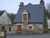 Maison, 2 rue de la Résistance, Saint-Nicolas-des-Eaux (Pluméliau fusionnée en Pluméliau-Bieuzy en 2019)