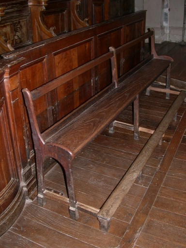 Ensemble de 49 bancs de fidèles