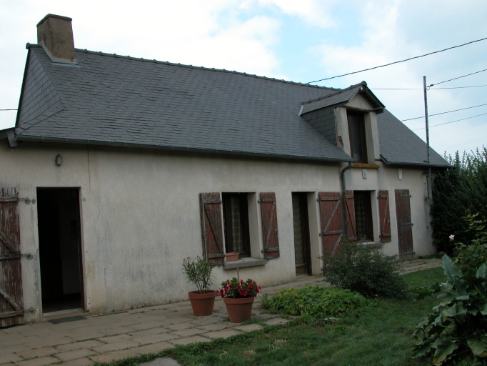 1ère Maison, la Haye des Perrières (Chartres-de-Bretagne)