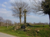 Croix de chemin, les Bas Champs (Cuguen)