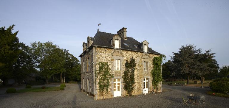 Manoir, Haie d'Iré (Saint-Rémy-du-Plain)