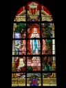 Ensemble de 3 verrières à personnages des baies 8, 10, 00 : Apparition du Sacré Coeur à sainte Marguerite-Marie, Apparition de Notre-Dame de Lourdes à sainte Bernadette (?), Saint Crépin et Saint Crépinien
