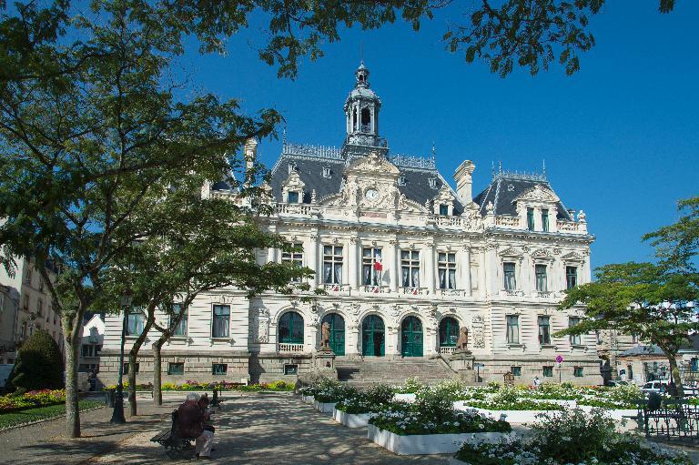 Hôtel de ville, place Maurice Marchais (Vannes)