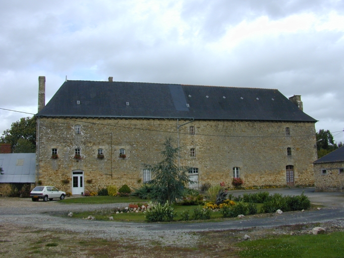 Ancien manoir, actuellement ferme, la Roberie (Saint-Germain-du-Pinel)