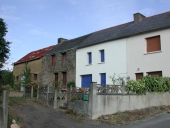 Alignement de maisons (La Chapelle-de-Brain)