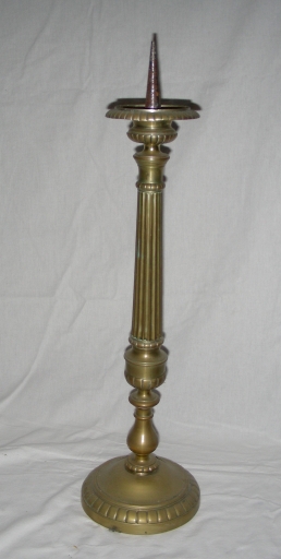 Paire de chandeliers d'acolyte