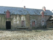 Alignement de deux maisons, Trebeslin (Saint-Domineuc)
