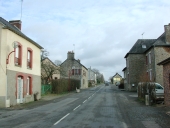 Ferme, actuellement maison, 15-17 rue de la Forêt (Chasné-sur-Illet)