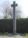Croix monumentale, rue des Glyorels ; rue de la Forêt, les Champs Bénits (Plélan-le-Grand)