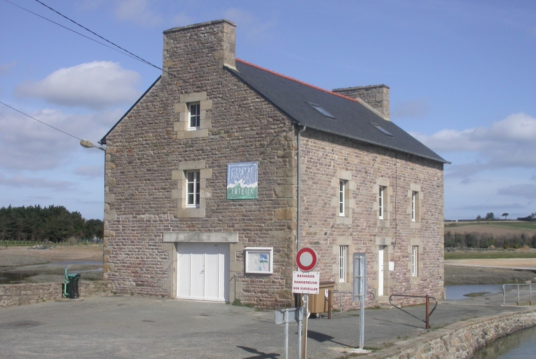 Moulin à marée de Poulafret, actuellement établissement nautique (Paimpol)