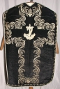 Ornement noir 2 : chasuble, bourse de corporal, étole, manipule, voile de calice