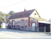 Maison de garde barrière n°137, 9 rue du Chêne (Roz-Landrieux)