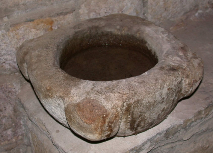 Ensemble de 3 mesures à grains, aujourd'hui bénitiers