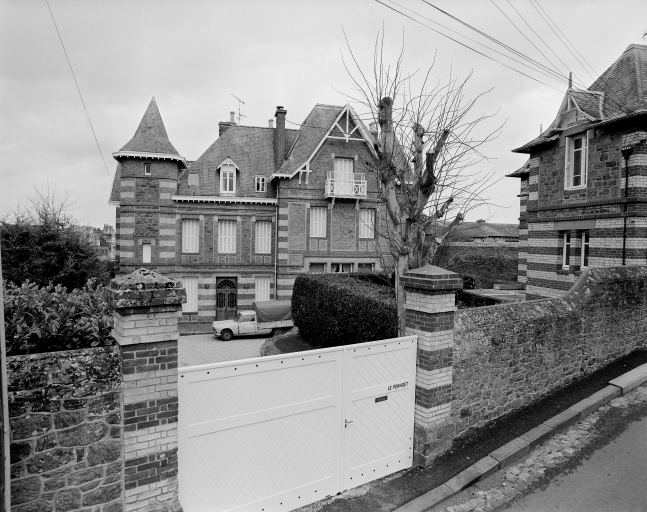Maison de villégiature balnéaire dite le Penhoët, 12 rue Coppinger (Dinard)