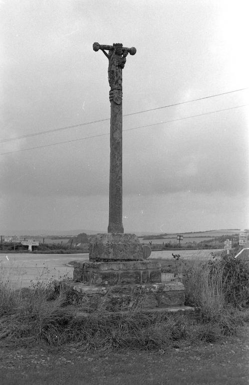 Croix monumentale (Plonévez-Porzay)