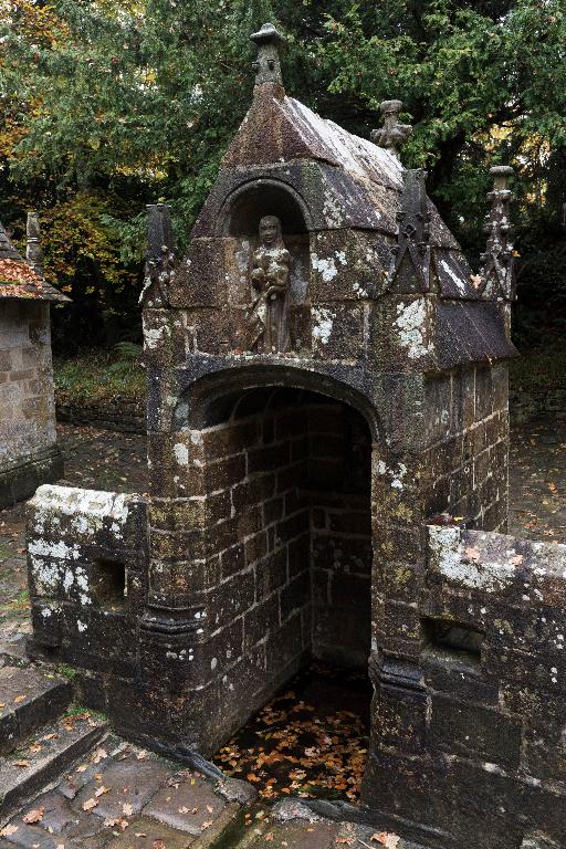Chapelle et fontaine Notre-Dame des Fontaines, l'Abbaye (Daoulas)