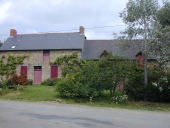 Alignement de deux fermes, le Breil (Feins)