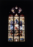 Verrière de la baie 16 : Saint Michel et le dragon, basilique Notre-Dame-du-Roncier (Josselin)