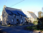 Alignement de logis, Linel (Sixt-sur-Aff)