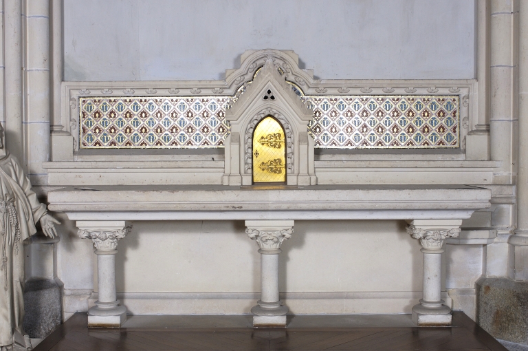 Autel et tabernacle du retable latéral nord
