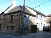 Maison, 12 place de l'Eglise (Orgères)