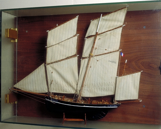 Maquette ex-voto de bisquine, dite LA CONFIANCE