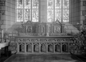 Ensemble du maître-autel : autel, retable, tabernacle, gradins d'autel