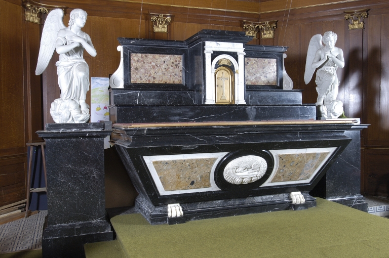 Maître-autel : retable et tabernacle