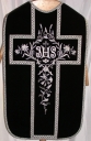 Ornement noir 1 : chasuble, bourse de corporal, étole, manipule, voile de calice
