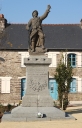 Monument aux morts, place de l'Église (Plélan-le-Grand)