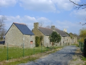 Alignement de trois logis, la Rouachère (Cuguen)
