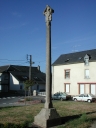Croix monumentale, place de l'église (Pleumeleuc)
