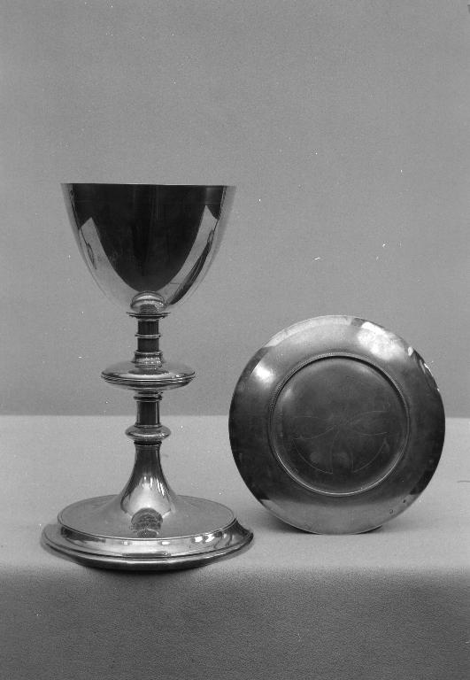 Calice & patène 3, église paroissiale Saint-Denis (Saint-Gravé)