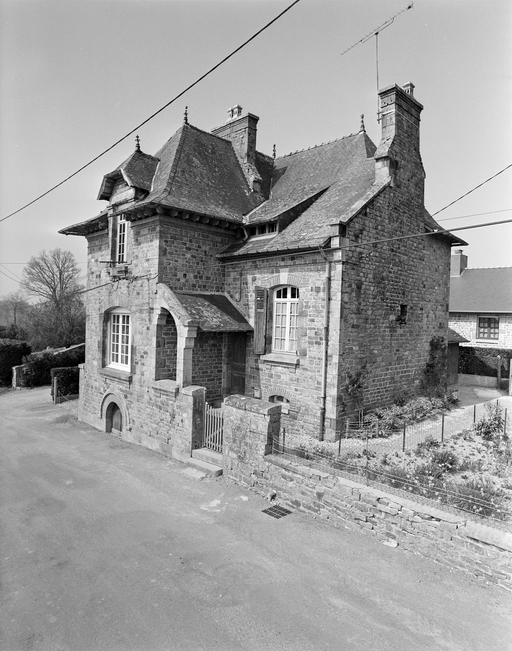 Ecole primaire (La Chapelle-Erbrée)