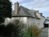 Ancienne école de filles, actuellement école privée Saint-Martin, 27 place de l'Eglise (La Mézière)