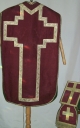 Ornement rouge 8 : chasuble, bourse de corporal, étole